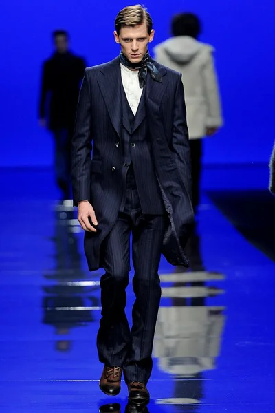 Look 26